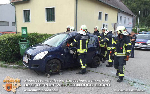 20170813 Verkehrsunfall mit alarmierter Menschenrettung in Hirtenberg Foto: © Johannes Weinbauer BFK Baden 20170813 Verkehrsunfall mit alarmierter Menschenrettung in Hirtenberg Foto: © Johannes Weinbauer BFK Baden