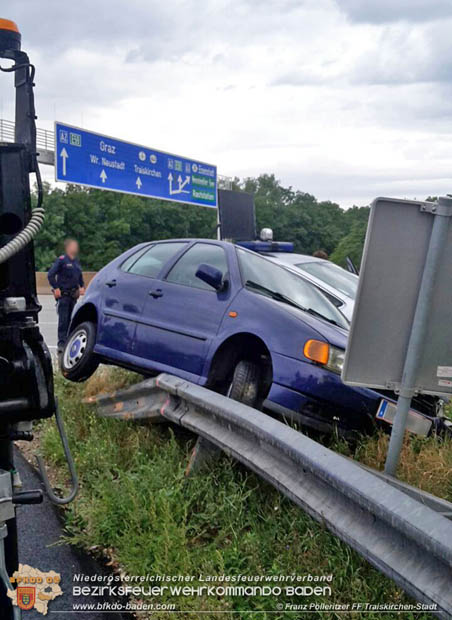20170820 Fahrzeugbergung auf der A2 bei der Abfahrt zur Raststation Guntramsdorf RFb Wien Foto: © Franz Pölleritzer FF TraiskIrchen-Stadt 20170820 Fahrzeugbergung auf der A2 bei der Abfahrt zur Raststation Guntramsdorf RFb Wien Foto: © Franz Pölleritzer FF TraiskIrchen-Stadt