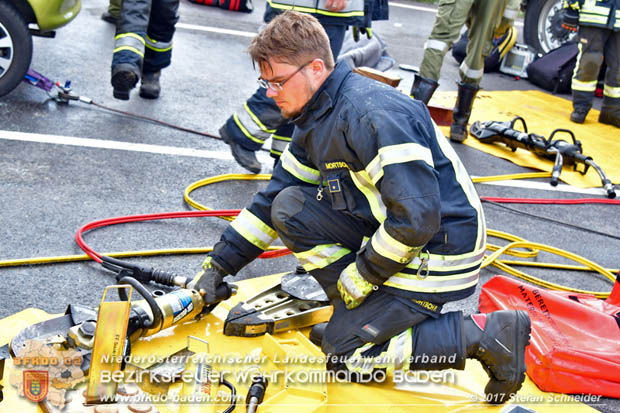 20170820 Frontalzusammenstoß Wohnmobil gegen Pkw auf der LB17 zwischen Sollenau und Günselsdorf/Schönau Foto: © Stefan Schneider BFK Baden 20170820 Frontalzusammenstoß Wohnmobil gegen Pkw auf der LB17 zwischen Sollenau und Günselsdorf/Schönau Foto: © Stefan Schneider BFK Baden