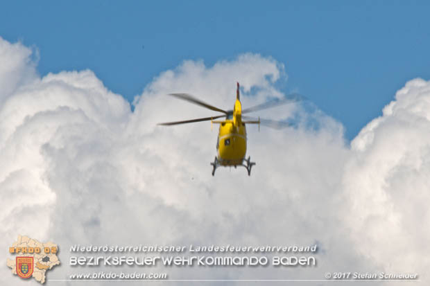 20170820 Frontalzusammenstoß Wohnmobil gegen Pkw auf der LB17 zwischen Sollenau und Günselsdorf/Schönau Foto: © Stefan Schneider BFK Baden 20170820 Frontalzusammenstoß Wohnmobil gegen Pkw auf der LB17 zwischen Sollenau und Günselsdorf/Schönau Foto: © Stefan Schneider BFK Baden