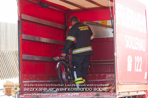 20170820 Frontalzusammenstoß Wohnmobil gegen Pkw auf der LB17 zwischen Sollenau und Günselsdorf/Schönau Foto: © Stefan Schneider BFK Baden 20170820 Frontalzusammenstoß Wohnmobil gegen Pkw auf der LB17 zwischen Sollenau und Günselsdorf/Schönau Foto: © Stefan Schneider BFK Baden