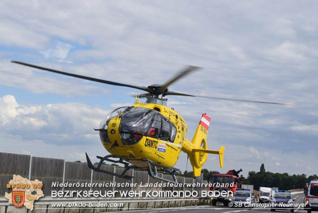20170820 Frontalzusammenstoß Wohnmobil gegen Pkw auf der LB17 zwischen Sollenau und Günselsdorf/Schönau Foto: © SB ÖA Christopher Neumayer FF Günselsdorf 20170820 Frontalzusammenstoß Wohnmobil gegen Pkw auf der LB17 zwischen Sollenau und Günselsdorf/Schönau Foto: © SB ÖA Christopher Neumayer FF Günselsdorf