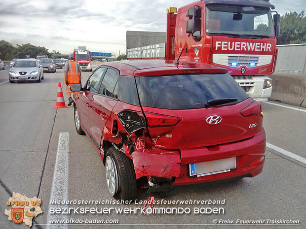 20170825 Verkehrsunfall im Frühverkehr auf der A2 bei Guntramsdorf sorgte für kilometerlangen Stau Foto: © Freiwillige Feuerwehr Traiskirchen-Stadt 20170825 Verkehrsunfall im Frühverkehr auf der A2 bei Guntramsdorf sorgte für kilometerlangen Stau Foto: © Freiwillige Feuerwehr Traiskirchen-Stadt