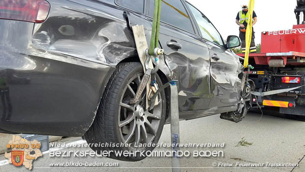 20170825 Verkehrsunfall im Frühverkehr auf der A2 bei Guntramsdorf sorgte für kilometerlangen Stau Foto: © Freiwillige Feuerwehr Traiskirchen-Stadt 20170825 Verkehrsunfall im Frühverkehr auf der A2 bei Guntramsdorf sorgte für kilometerlangen Stau Foto: © Freiwillige Feuerwehr Traiskirchen-Stadt