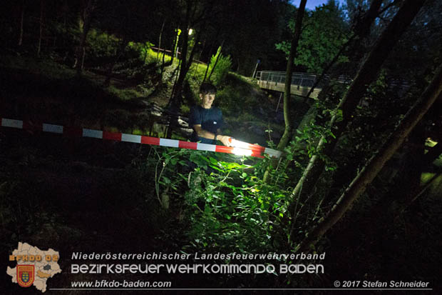 20170826 Felssturz am Badener Wegerl im Helenental fordert eine Teilsperre Foto: Stefan Schneider BFK Baden 20170826 Felssturz am Badener Wegerl im Helenental fordert eine Teilsperre Foto: Stefan Schneider BFK Baden
