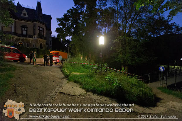 20170826 Felssturz am Badener Wegerl im Helenental fordert eine Teilsperre Foto: Stefan Schneider BFK Baden 20170826 Felssturz am Badener Wegerl im Helenental fordert eine Teilsperre Foto: Stefan Schneider BFK Baden