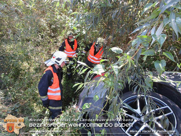 20170829 Fahrzeugüberschlag bei Grabenweg-Pottenstein  Foto: © ASB Markus Hackl FF Pottenstein