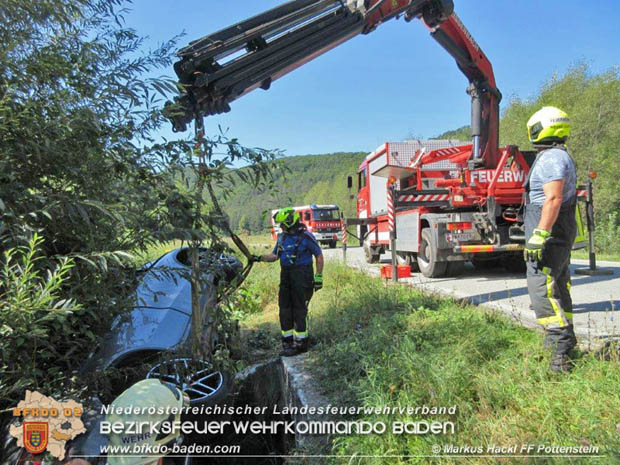 20170829 Fahrzeugüberschlag bei Grabenweg-Pottenstein  Foto: © ASB Markus Hackl FF Pottenstein