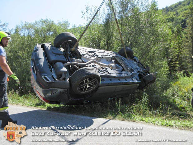 20170829 Fahrzeugüberschlag bei Grabenweg-Pottenstein  Foto: © ASB Markus Hackl FF Pottenstein