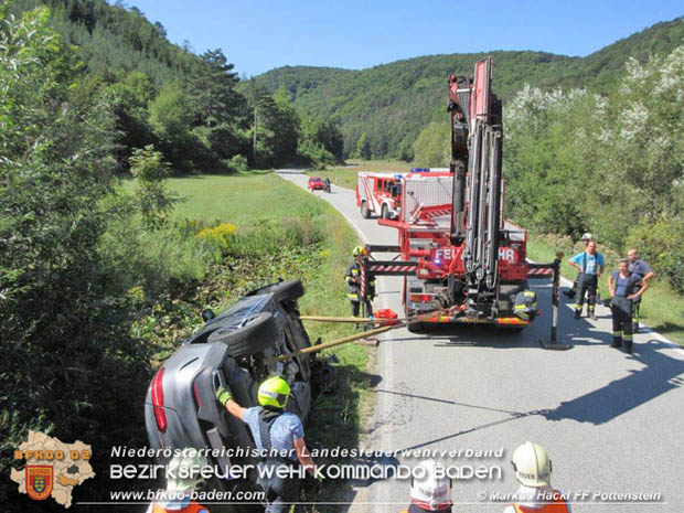 20170829 Fahrzeugüberschlag bei Grabenweg-Pottenstein  Foto: © ASB Markus Hackl FF Pottenstein
