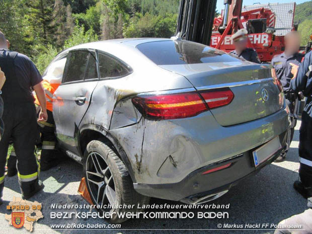 20170829 Fahrzeugüberschlag bei Grabenweg-Pottenstein  Foto: © ASB Markus Hackl FF Pottenstein