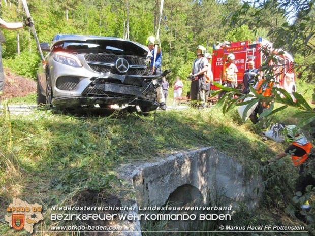 20170829 Fahrzeugüberschlag bei Grabenweg-Pottenstein  Foto: © ASB Markus Hackl FF Pottenstein