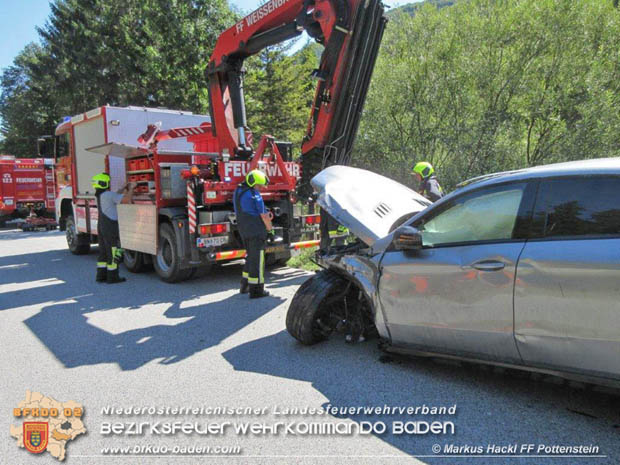 20170829 Fahrzeugüberschlag bei Grabenweg-Pottenstein  Foto: © ASB Markus Hackl FF Pottenstein