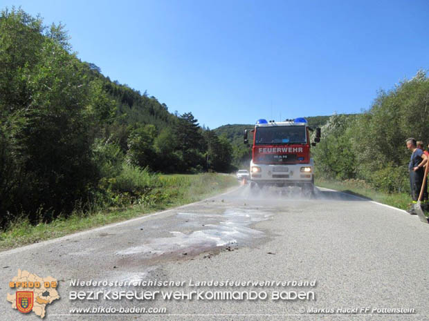 20170829 Fahrzeugüberschlag bei Grabenweg-Pottenstein  Foto: © ASB Markus Hackl FF Pottenstein