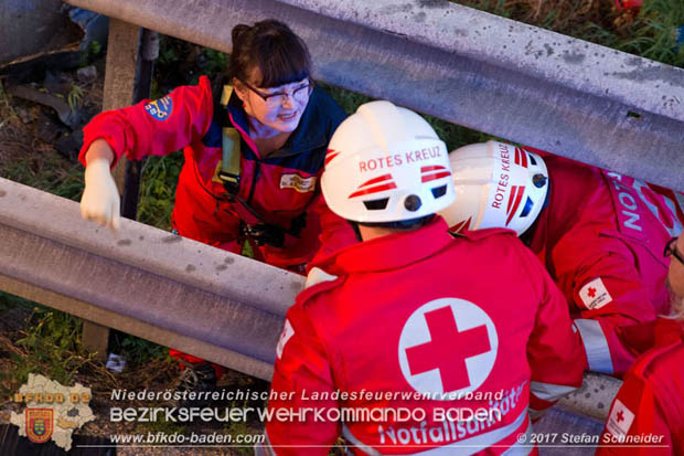 20170910 5 Tote und 3 Verletzte bei Verkehrsunfall auf der A21 bei Heiligenkreuz RFb Wien  Foto: © Stefan Schneider BFK Baden