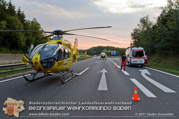 20170910 5 Tote und 3 Verletzte bei Verkehrsunfall auf der A21 bei Heiligenkreuz RFb Wien  Foto: © Stefan Schneider BFK Baden