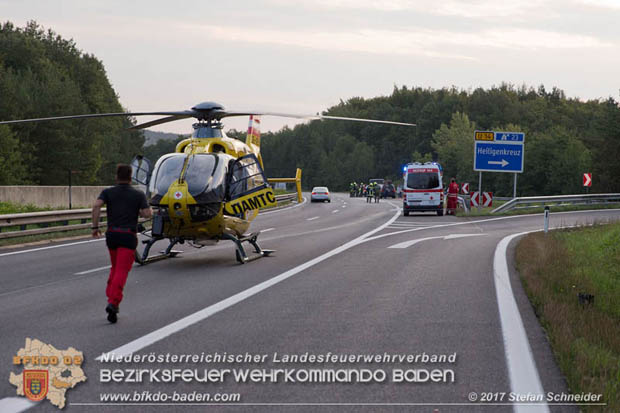 20170910 5 Tote und 3 Verletzte bei Verkehrsunfall auf der A21 bei Heiligenkreuz RFb Wien  Foto: © Stefan Schneider BFK Baden