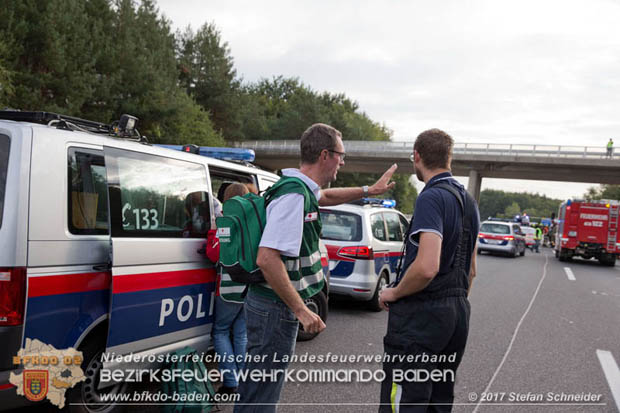 20170910 5 Tote und 3 Verletzte bei Verkehrsunfall auf der A21 bei Heiligenkreuz RFb Wien  Foto: © Stefan Schneider BFK Baden