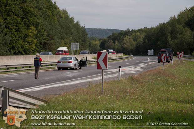 20170910 5 Tote und 3 Verletzte bei Verkehrsunfall auf der A21 bei Heiligenkreuz RFb Wien  Foto: © Stefan Schneider BFK Baden