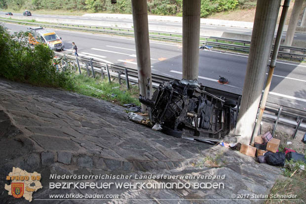 20170910 5 Tote und 3 Verletzte bei Verkehrsunfall auf der A21 bei Heiligenkreuz RFb Wien  Foto: © Stefan Schneider BFK Baden