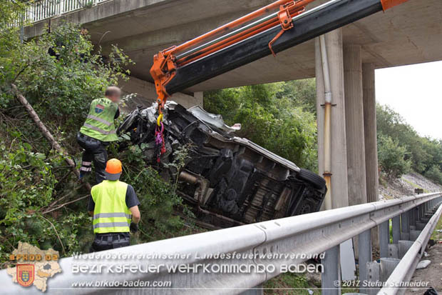 20170910 5 Tote und 3 Verletzte bei Verkehrsunfall auf der A21 bei Heiligenkreuz RFb Wien  Foto: © Stefan Schneider BFK Baden