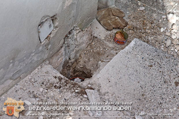 20170912 Babykatze in Günselsdrf aus Regenabflussrohr befreit  Foto: © Stefan Schneider BFK Baden