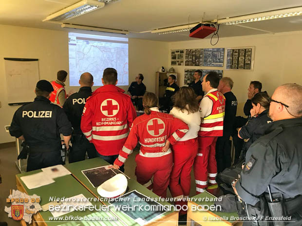 20171013 Grossangelegte Personensuche nach 29-jaehigen Vermissten in Enzesfeld-Lindabrunn  Foto: © Isabella Broschek FF Enzesfeld