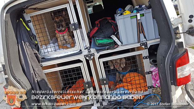 20171013 Grossangelegte Personensuche nach 29-jaehigen Vermissten in Enzesfeld-Lindabrunn  Foto: © Stefan Schneider BFK BADEN