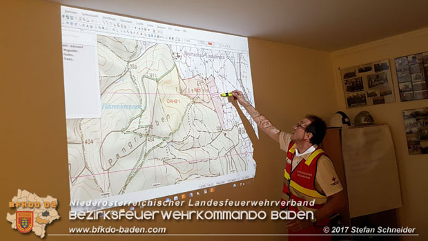 20171013 Grossangelegte Personensuche nach 29-jaehigen Vermissten in Enzesfeld-Lindabrunn  Foto: © Stefan Schneider BFK BADEN