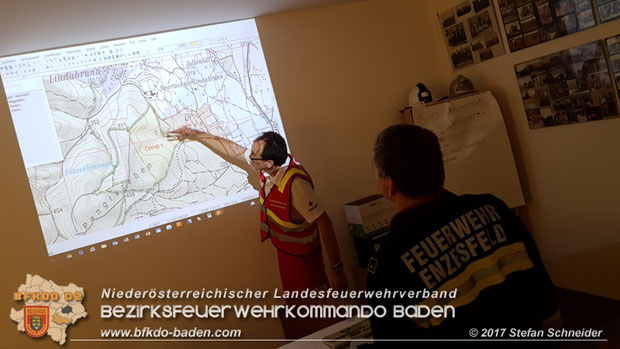 20171013 Grossangelegte Personensuche nach 29-jaehigen Vermissten in Enzesfeld-Lindabrunn  Foto: © Stefan Schneider BFK BADEN