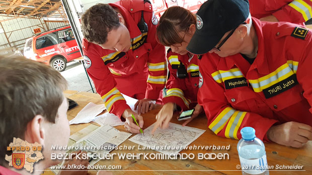 20171013 Grossangelegte Personensuche nach 29-jaehigen Vermissten in Enzesfeld-Lindabrunn  Foto: © Stefan Schneider BFK BADEN