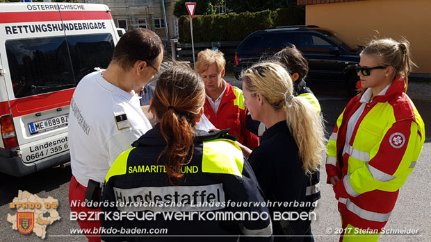 20171013 Grossangelegte Personensuche nach 29-jaehigen Vermissten in Enzesfeld-Lindabrunn  Foto: © Stefan Schneider BFK BADEN