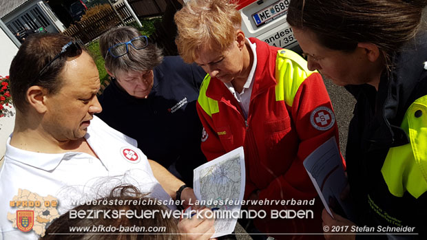20171013 Grossangelegte Personensuche nach 29-jaehigen Vermissten in Enzesfeld-Lindabrunn  Foto: © Stefan Schneider BFK BADEN