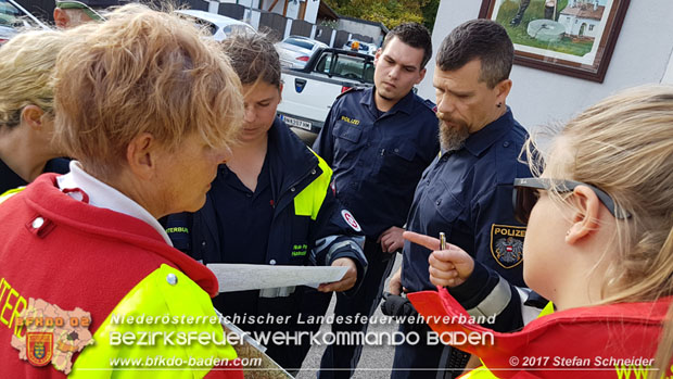 20171013 Grossangelegte Personensuche nach 29-jaehigen Vermissten in Enzesfeld-Lindabrunn  Foto: © Stefan Schneider BFK BADEN