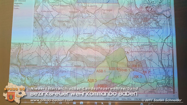 20171013 Grossangelegte Personensuche nach 29-jaehigen Vermissten in Enzesfeld-Lindabrunn  Foto: © Stefan Schneider BFK BADEN