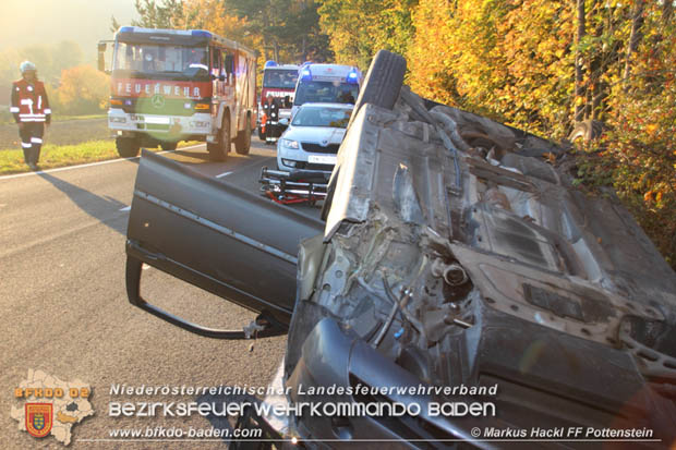 20171016 Verkehrsunfall auf der L138 Pottenstein Kremesberg  Foto: © ASB Markus Hackl FF Pottenstein