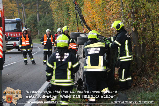 20171016 Verkehrsunfall auf der L138 Pottenstein Kremesberg  Foto: © ASB Markus Hackl FF Pottenstein