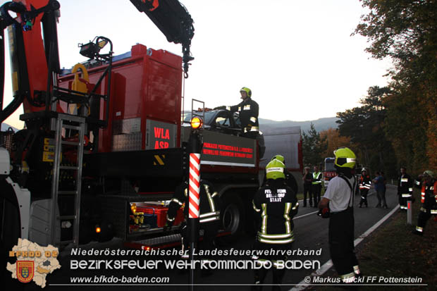 20171016 Verkehrsunfall auf der L138 Pottenstein Kremesberg  Foto: © ASB Markus Hackl FF Pottenstein
