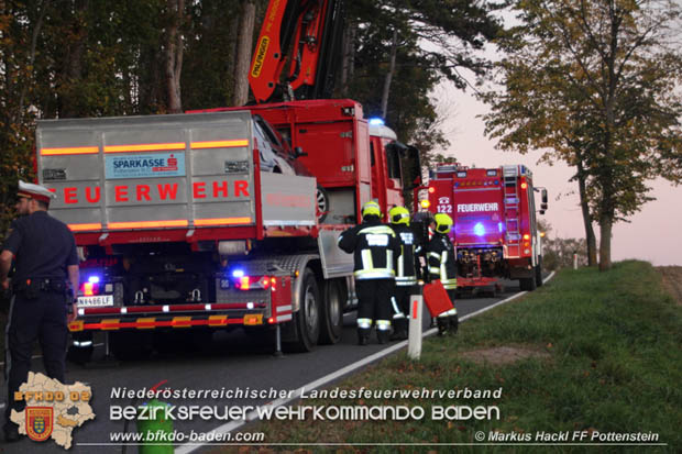 20171016 Verkehrsunfall auf der L138 Pottenstein Kremesberg  Foto: © ASB Markus Hackl FF Pottenstein