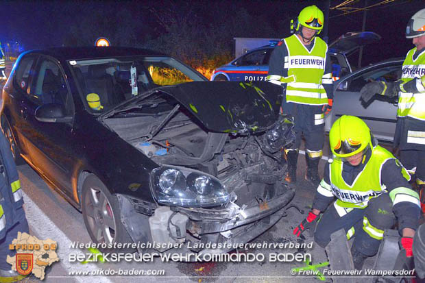 20171016 Verkehrsunfall auf der LB16 zwischen Weigelsdorf und Wampersdorf  Foto: © FF Wampersdorf