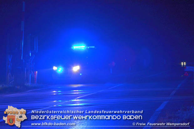 20171016 Verkehrsunfall auf der LB16 zwischen Weigelsdorf und Wampersdorf  Foto: © FF Wampersdorf