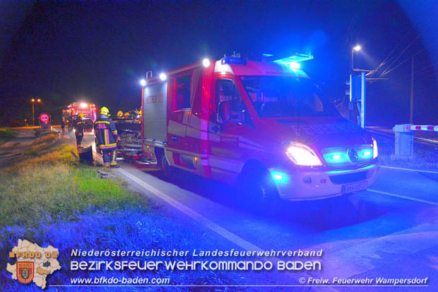 20171016 Verkehrsunfall auf der LB16 zwischen Weigelsdorf und Wampersdorf  Foto: © FF Wampersdorf