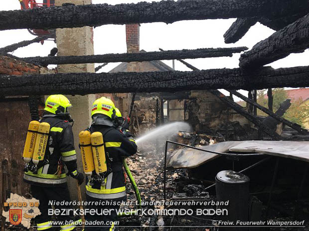 20171019 Dachstuhlbrand in Wampersdorf  Foto: Christian Blueml FF Wampersdorf