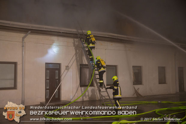 20171019 Dachstuhlbrand in Wampersdorf  Foto: Stefan Schneider BFK BADEN