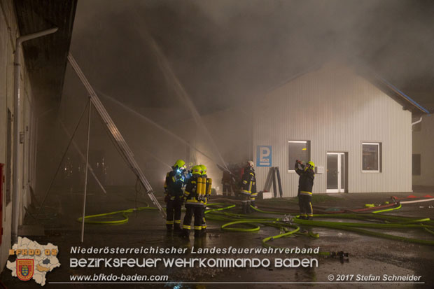 20171019 Dachstuhlbrand in Wampersdorf  Foto: Stefan Schneider BFK BADEN