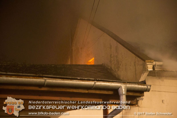 20171019 Dachstuhlbrand in Wampersdorf  Foto: Stefan Schneider BFK BADEN