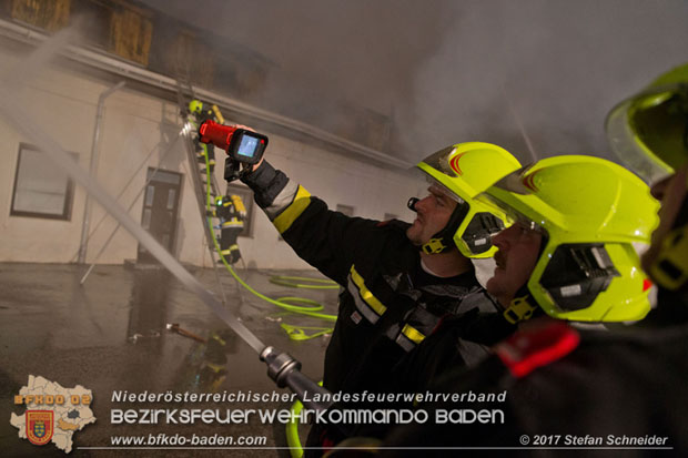 20171019 Dachstuhlbrand in Wampersdorf  Foto: Stefan Schneider BFK BADEN
