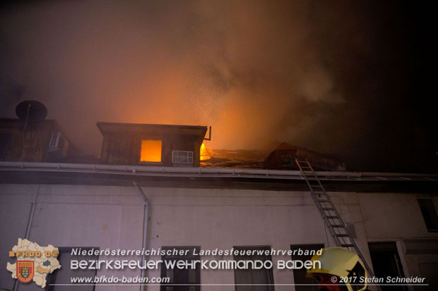 20171019 Dachstuhlbrand in Wampersdorf  Foto: Stefan Schneider BFK BADEN