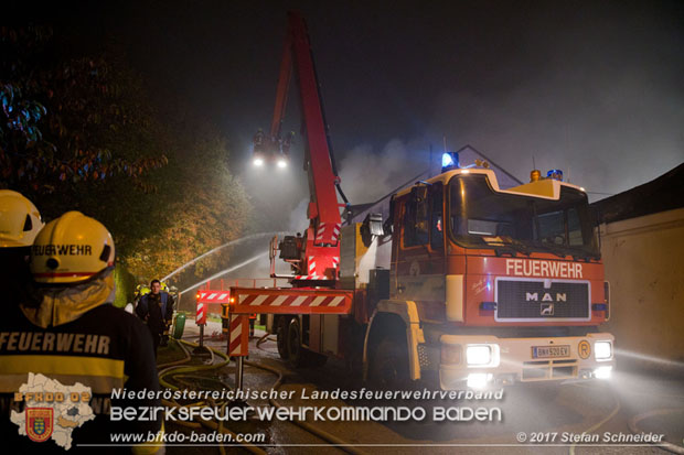 20171019 Dachstuhlbrand in Wampersdorf  Foto: Stefan Schneider BFK BADEN