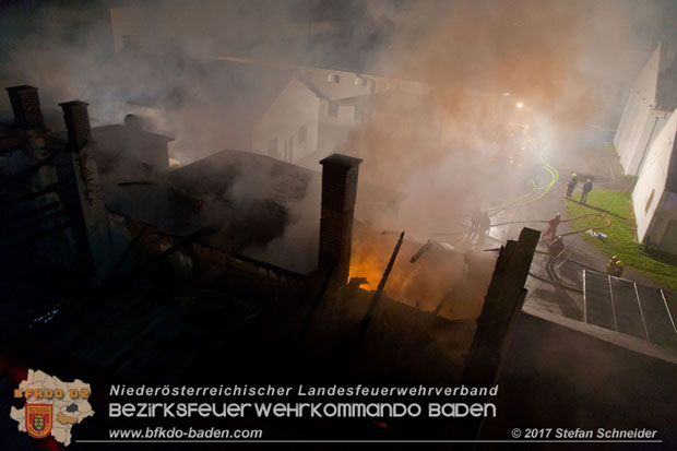 20171019 Dachstuhlbrand in Wampersdorf Foto: Stefan Schneider BFK BADEN